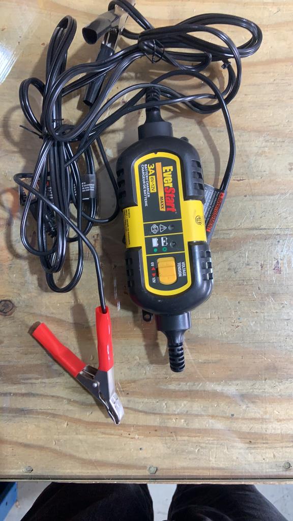Everstart BC3ECA 3-Amp Battery Charger, 6V And 12V Battery Charger
