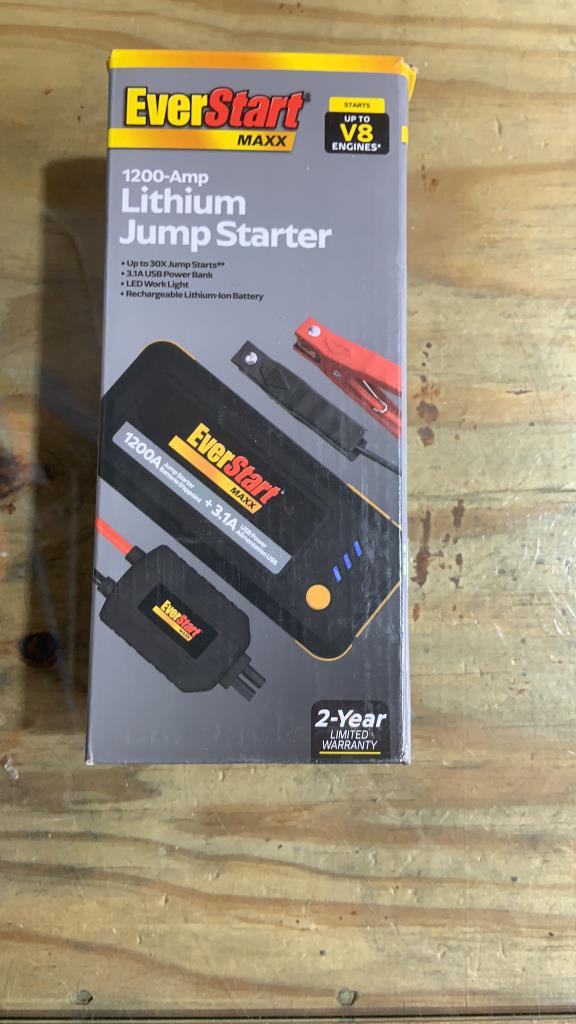 EverStart SS6LECA Lithium Jump Starter 1200 Amp
